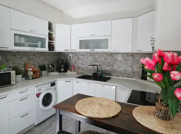 Eladó házrész, Szeged 4 szoba 88 m² 69.5 M Ft