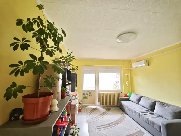 Eladó panellakás, Szeged 3 szoba 63 m² 62.9 M Ft