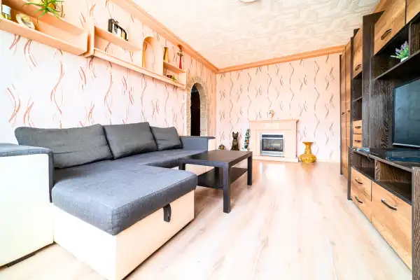 Eladó panellakás, Szeged 2 szoba 47 m² 41.9 M Ft