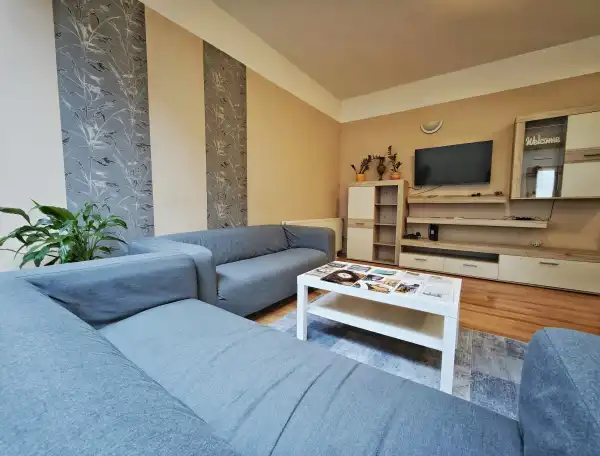 Eladó téglalakás, Szeged 5+1 szoba 136 m² 137.7 M Ft