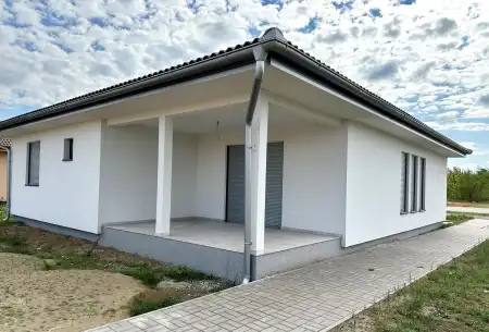 Eladó új építésű családi ház, Mórahalom 4 szoba 129 m² 83.6 M Ft