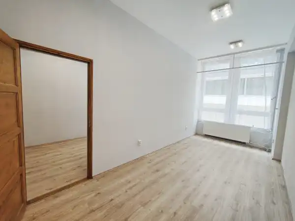 Kiadó irodaházban C kat., Szeged 2 szoba 36 m² 79 E Ft/hó